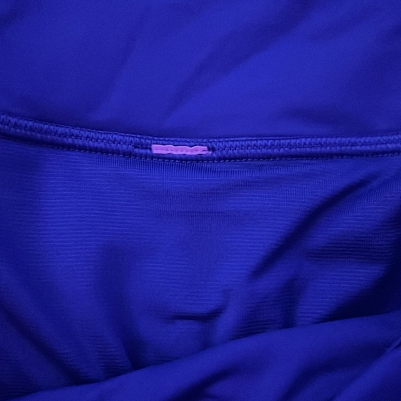 Blue lululemon shorts size 2 high rise - Picture 4 of 4